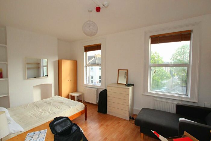 2 Bedroom Flat To Rent In Crouch Hill, London, N4