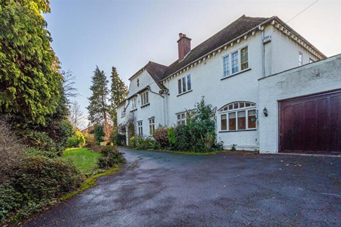 6 Bedroom Detached House To Rent In Warwick Road, Solihull, B91