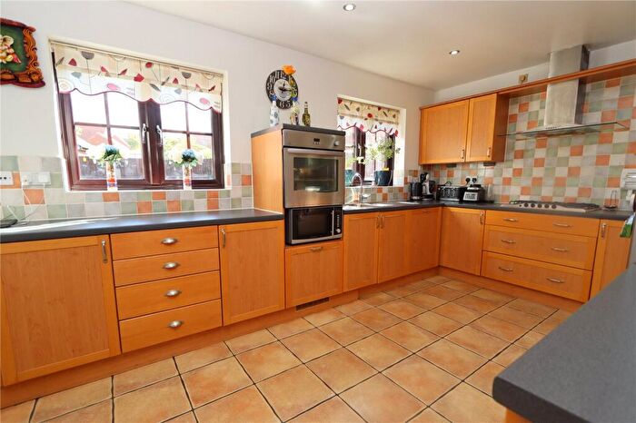 5 Bedroom Detached House For Sale In Edzell Crescent, Westcroft, MK4