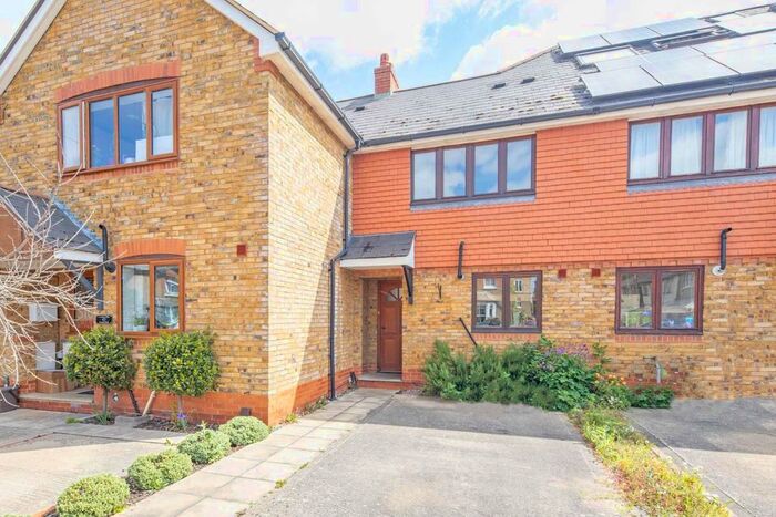 2 Bedroom Property To Rent In Dawson Road, Kingston Upon Thames, KT1