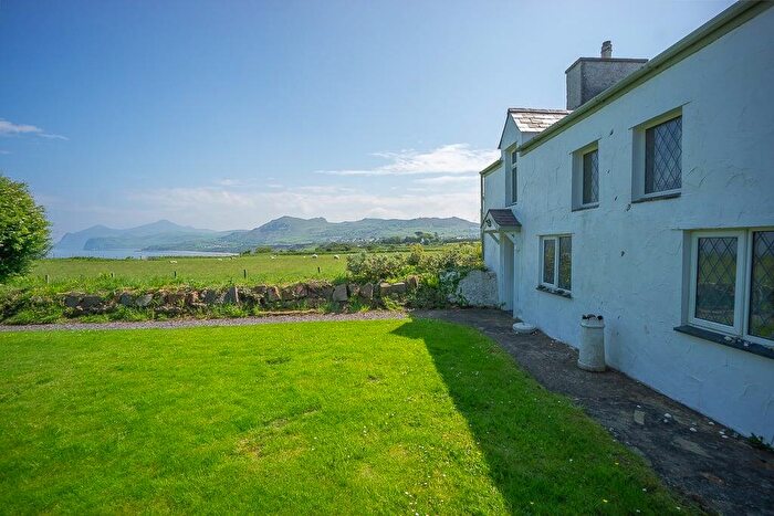 3 Bedroom Detached Bungalow For Sale In Lon Penrallt, Nefyn, Pwllheli, LL53