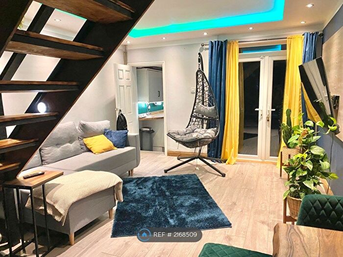 3 Bedroom Terraced House To Rent In Haunchwood Road, Nuneaton, CV10