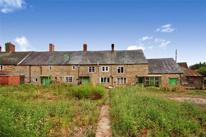 4 Bedroom End Of Terrace House For Sale In Main Street, Turweston, Brackley, NN13