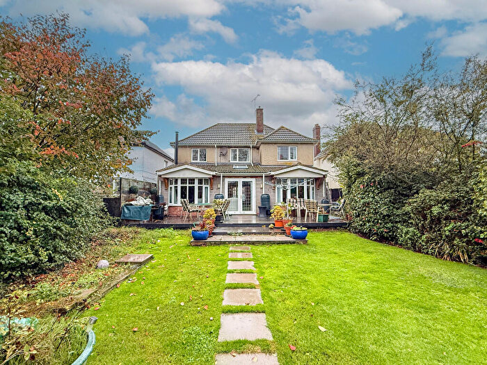 4 Bedroom Detached House For Sale In Walton Road, Frinton-on-Sea, CO13