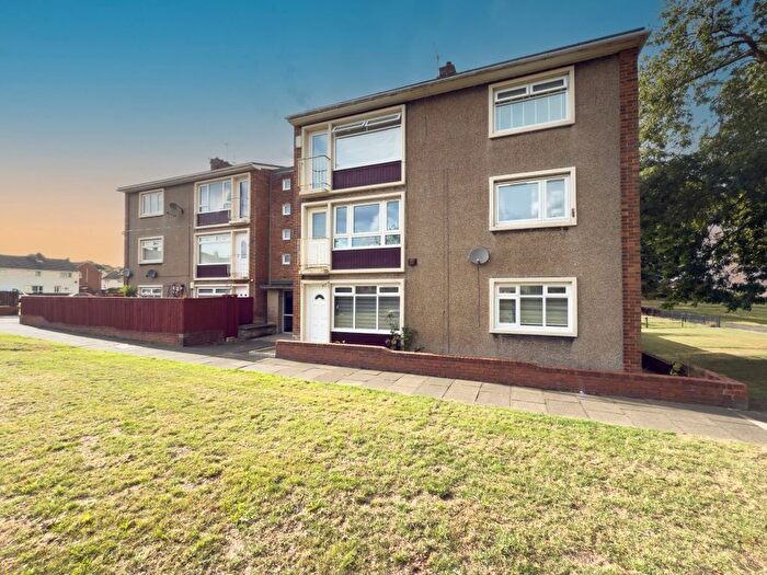 2 Bedroom Flat For Sale In Glynfellis Court, Gateshead, Tyne And Wear, NE10