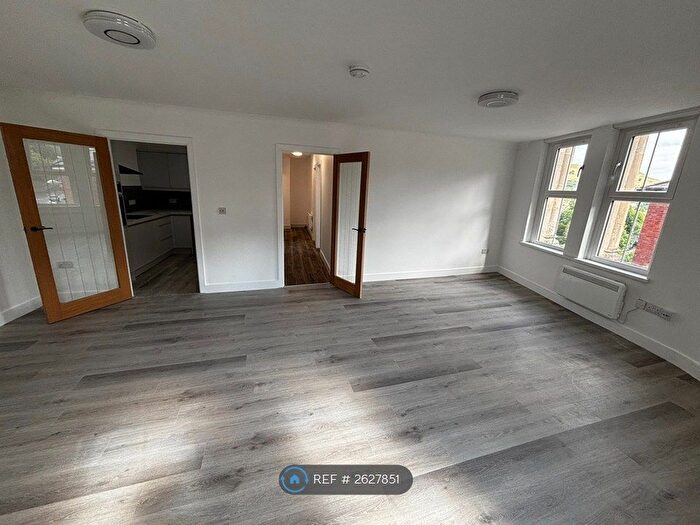 2 Bedroom Flat To Rent In Bethcar Street, Ebbw Vale, NP23