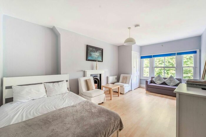 Studio To Rent In Marloes Road, Kensington, London, W8