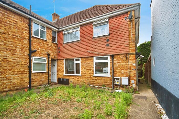 2 Bedroom Flat For Sale In Kitchener Road, London, E17