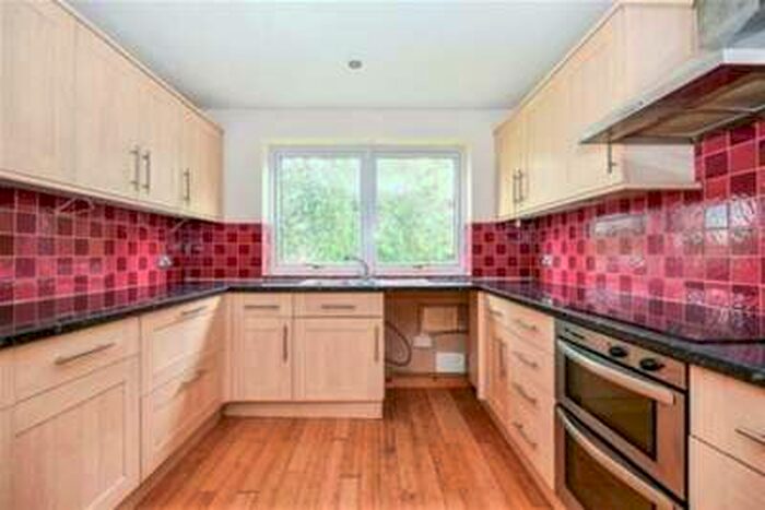 2 Bedroom Maisonette Flat To Rent In Ladypool Close, Walsall, WS4