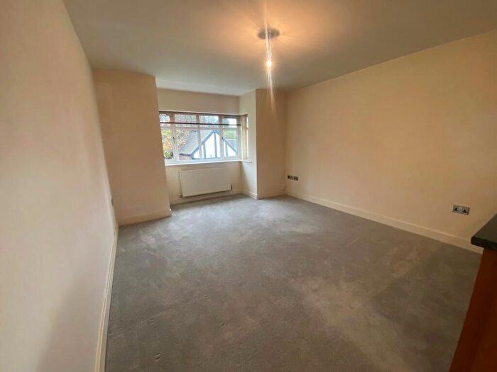 2 Bedroom Flat To Rent In Brookfield House, South Parade, Sutton Coldfield, B72