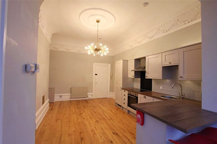 1 Bedroom Flat To Rent In Queens Avenue, London, N10
