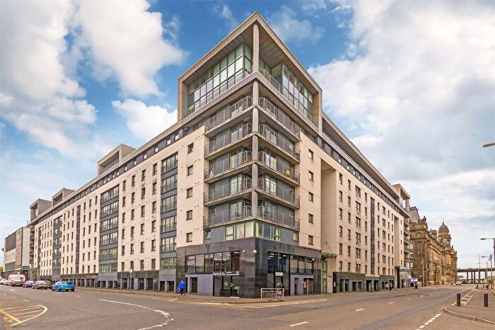 2 Bedroom Apartment To Rent In Wallace Street, Glasgow, G5