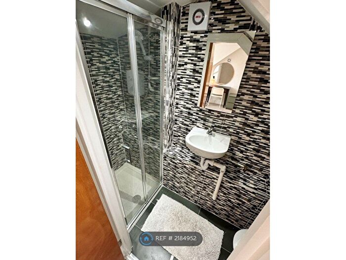 Studio To Rent In Grays Inn Rd, London, WC1X