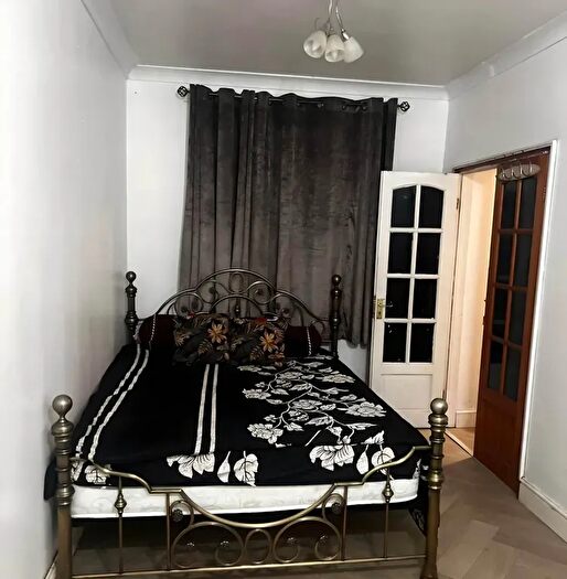 1 Bedroom Studio To Rent In Vine Gardens, Ilford, IG1