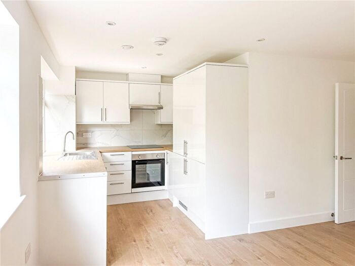 1 Bedroom Studio To Rent In Castleview Road, Weybridge, Surrey, KT13
