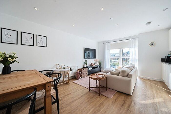 2 Bedroom Flat For Sale In Coddington Close, East Herts, Hertfordshire, SG12