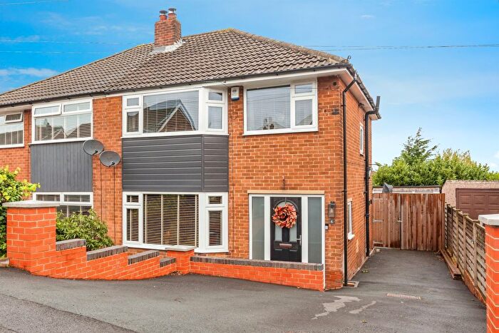 3 Bedroom Semi Detached House For Sale In Lindale Lane, Wrenthorpe, Wakefield, WF2