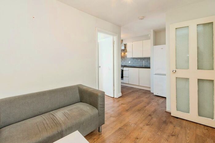 2 Bedroom Flat To Rent In Upper Gulland Walk, Islington, N1