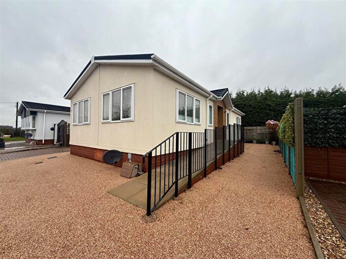 2 Bedroom Property For Sale In Wixfield Park, Great Bricett, Ipswich, IP7
