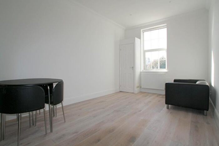 2 Bedroom Apartment To Rent In Richmond Place, Brighton, BN2