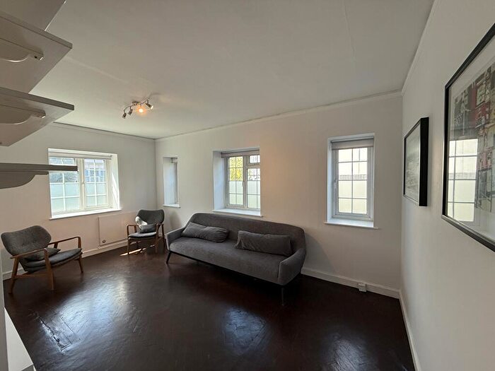 1 Bedroom Flat To Rent In Brent Street, London, NW4