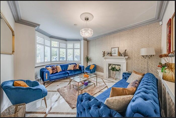 4 Bedroom House To Rent In The Green, London, E4