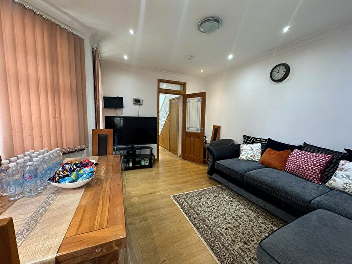 4 Bedroom Terraced House To Rent In Redclyffe Road, London, E6