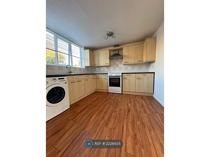 1 Bedroom Flat To Rent In Beckingham, Orton Goldhay, Peterborough, PE2