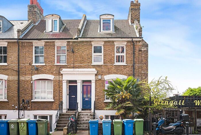 1 Bedroom Flat For Sale In Glengall Road, London, SE15