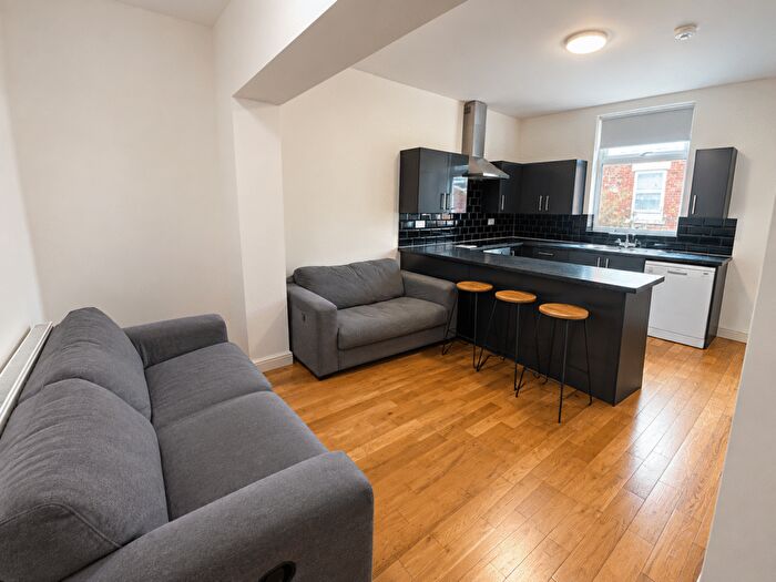 6 Bedroom Terraced House To Rent In Delph Mount, Woodhouse, Leeds, LS6