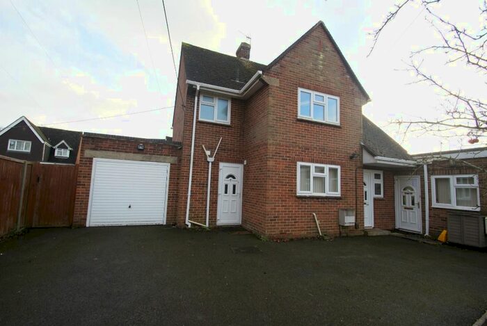 4 Bedroom Detached House To Rent In Acre Path, Andover, SP10