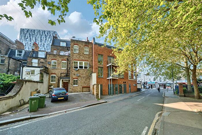 1 Bedroom Apartment For Sale In Brookhill Road, London, SE18