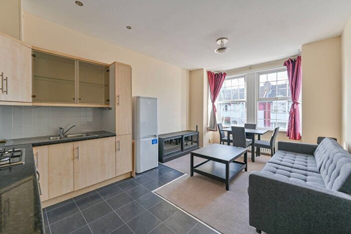 1 Bedroom Flat To Rent In Robinson Road, Tooting, London, SW17