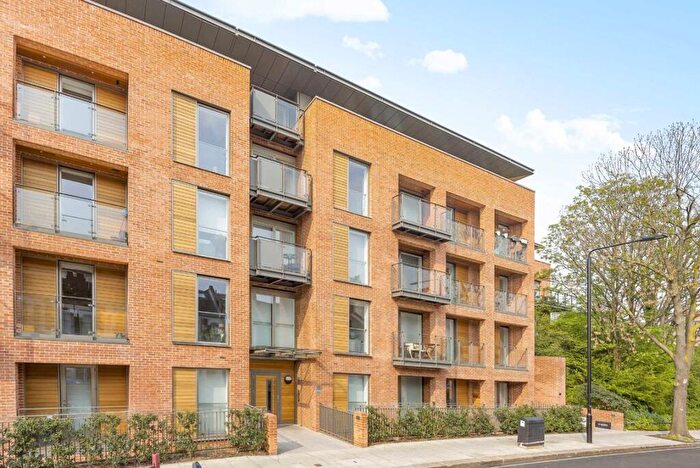 3 Bedroom Flat To Rent In Maygrove Road, West Hampstead, NW6