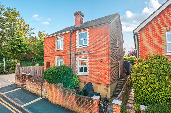 4 Bedroom Semi Detached House For Sale In Ludlow Road, Guildford, Surrey, GU2