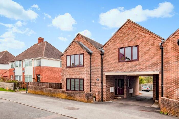 2 Bedroom Apartment To Rent In Kenville Road, Kennington, OX1