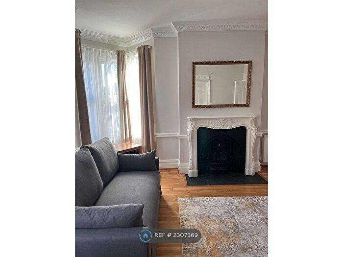 1 Bedroom Flat To Rent In Alexandra Road, London, SW19