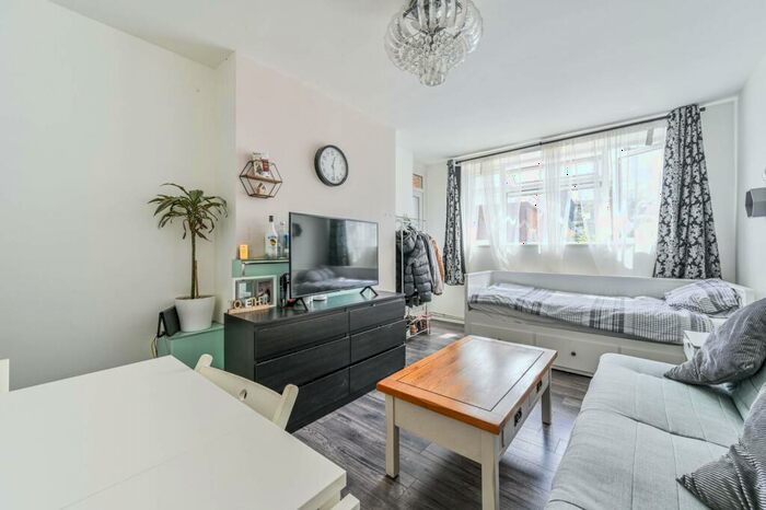 1 Bedroom Flat For Sale In Newburn Street, Kennington, London, SE11