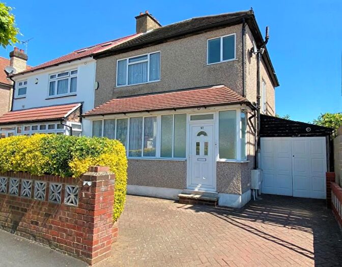 3 Bedroom Property To Rent In Heming Road, Edgware, HA8