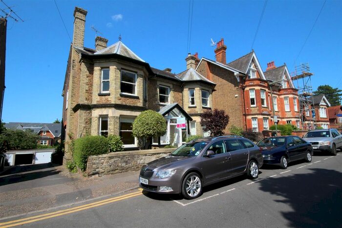 1 Bedroom Flat To Rent In Dene Road, Guildford, GU1