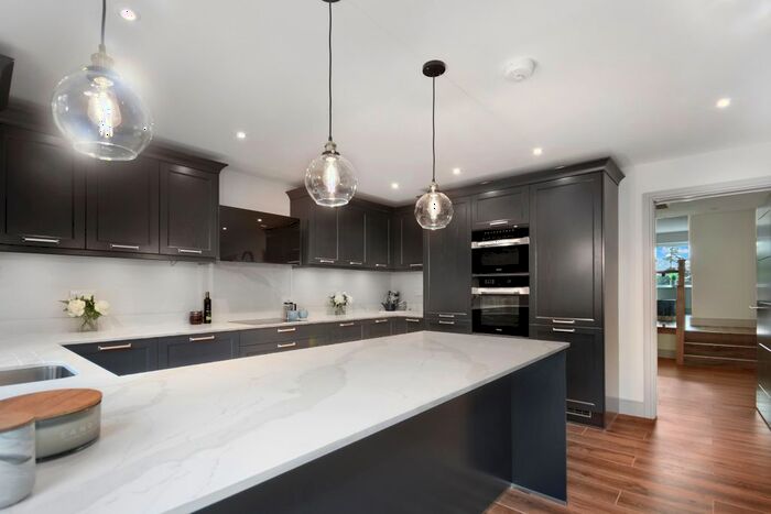 4 Bedroom Town House To Rent In Hastings Road, Hawkhurst, Cranbrook, TN18