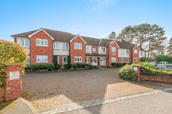 2 Bedroom Flat For Sale In Wellington Avenue, Princes Risborough, HP27