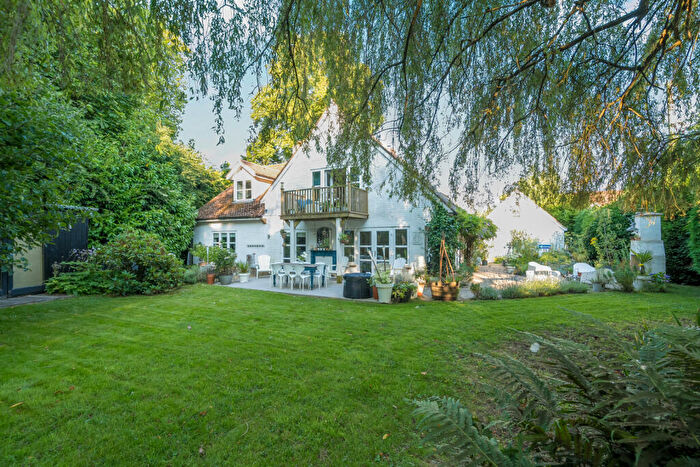 5 Bedroom Detached House For Sale In Peppard Common, Henley-on-Thames, Oxfordshire, RG9