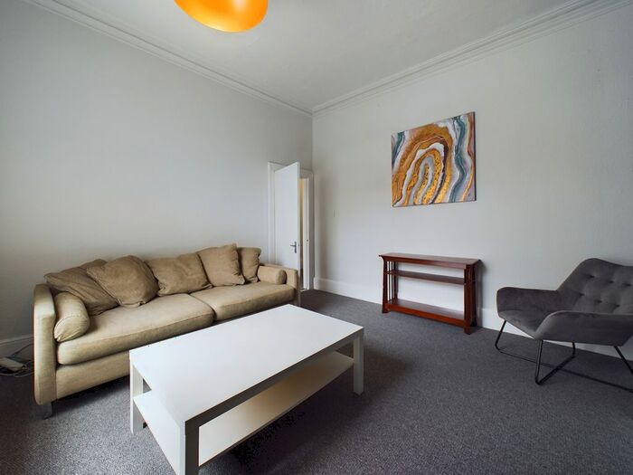 2 Bedroom Flat To Rent In Albert Avenue, Anlaby Road, Hull, Yorkshire, HU3