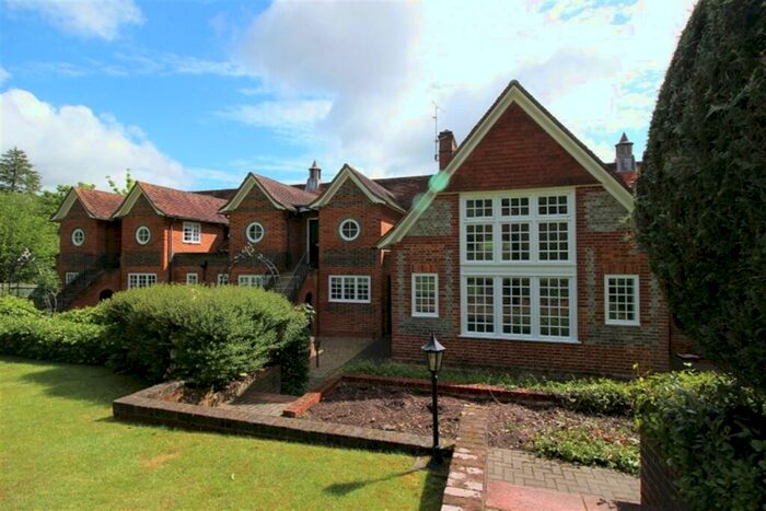 2 Bedroom Detached House To Rent In Stokes View, Pangbourne, Reading, RG8