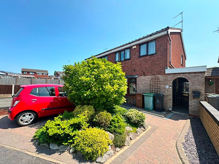 3 Bedroom Semi Detached House For Sale In Stroud Avenue, Willenhall, WV12