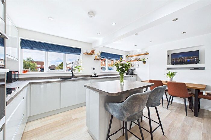 3 Bedroom Semi-Detached House For Sale In Cannons Gate, Clevedon, BS21