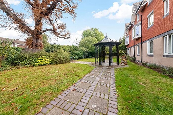 1 Bedroom Flat For Sale In Half Moon Lane, Herne Hill, London, SE24