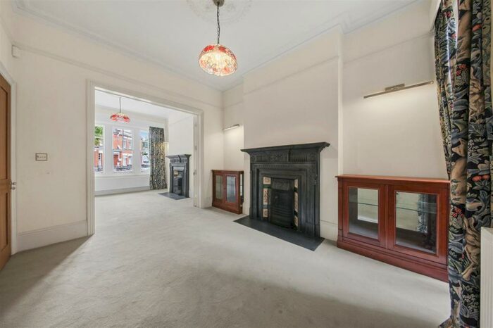 7 Bedroom Semi-Detached House To Rent In Milton Park, Highgate, London, N6