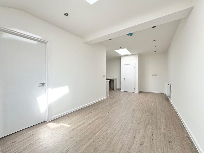 1 Bedroom Studio To Rent In Alfred Street, Rushden, NN10
